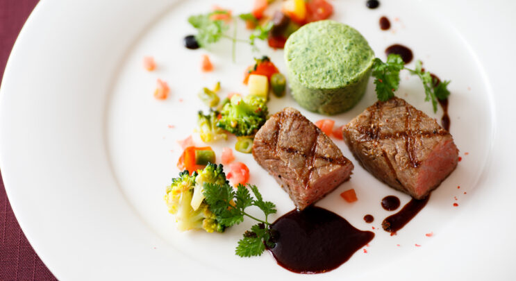 【交通費優待・コース試食】 那須黒毛和牛を堪能×ステンドグラスチャペル×憧れ結婚式体験